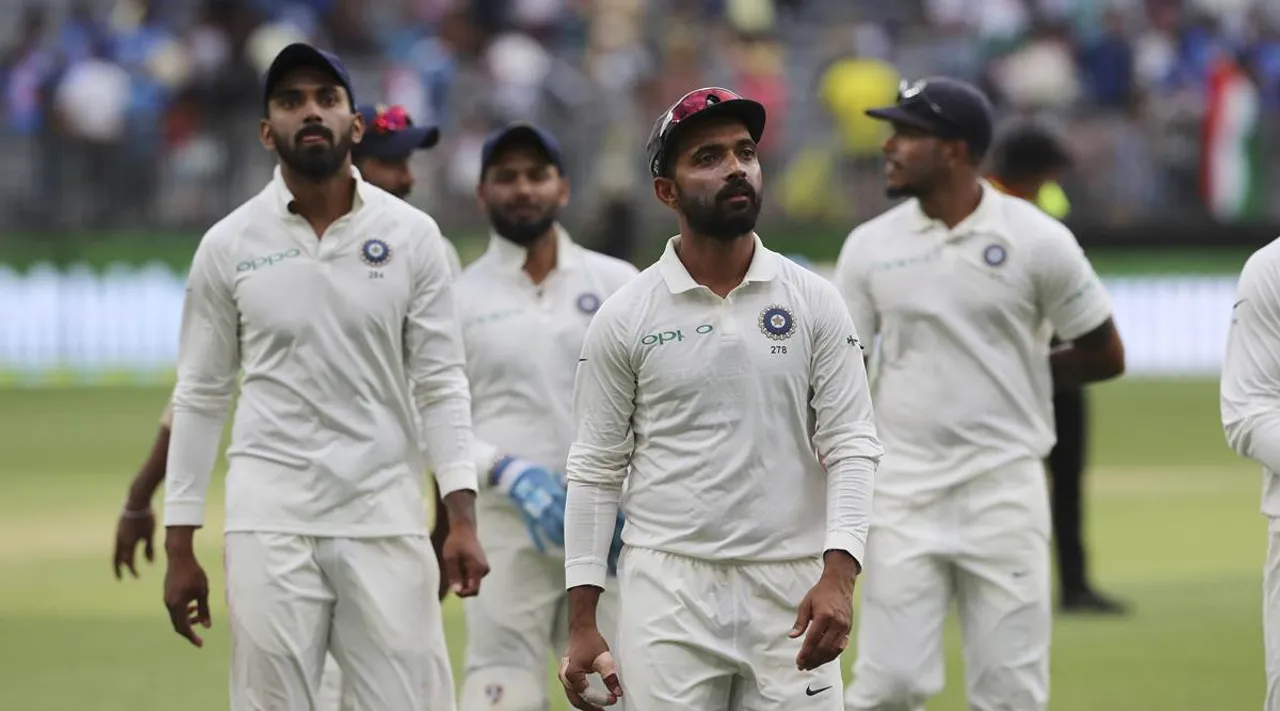 Virat advises Rahane ahead of the second Test against Australia