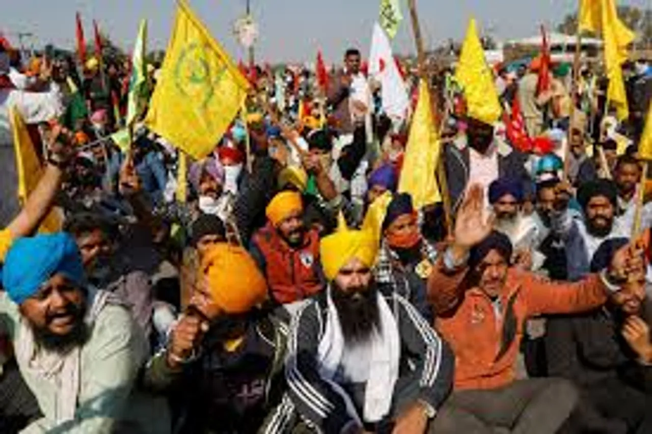 Deadlock between Farmers and government increases as Truckers and Taxi association calls for strike