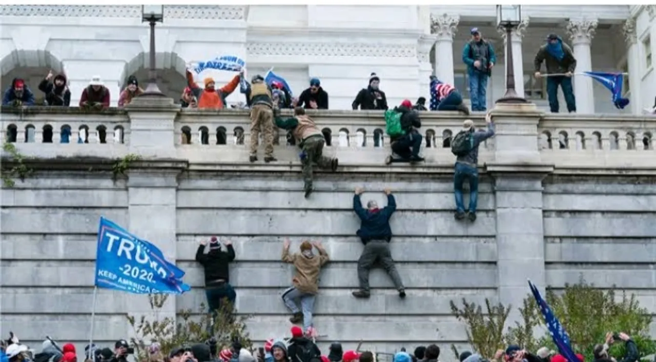 US riots- Trump supporters has gathered outside the US Capitol Building before the meeting