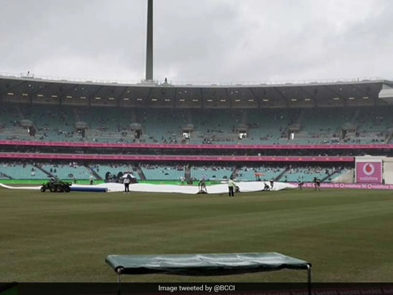 Sydney Test: First session interrupted with rain, Warner departs early