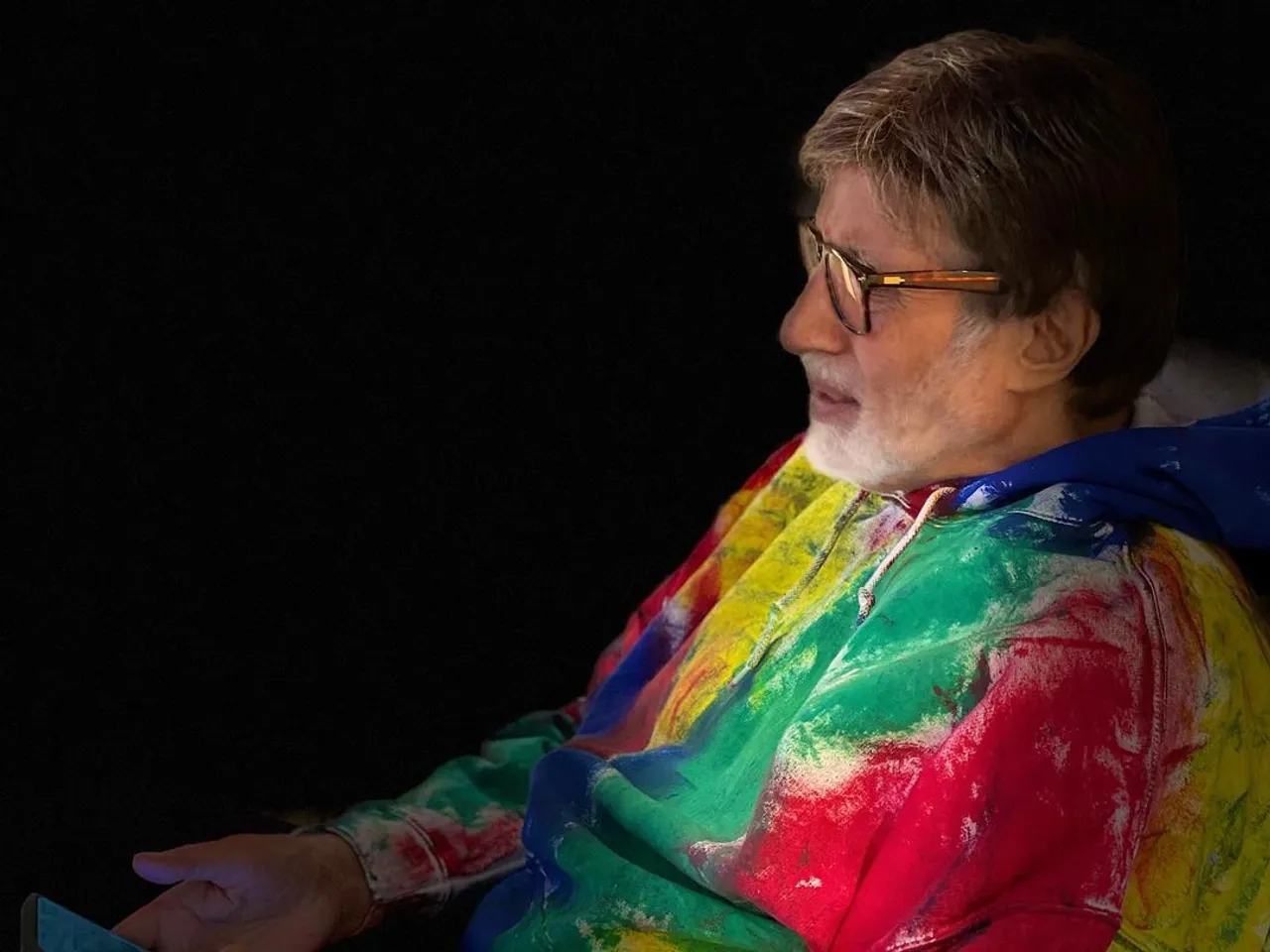 Amitabh Bachchan's colourful joke features Anushka Sharma and Virat Kohli