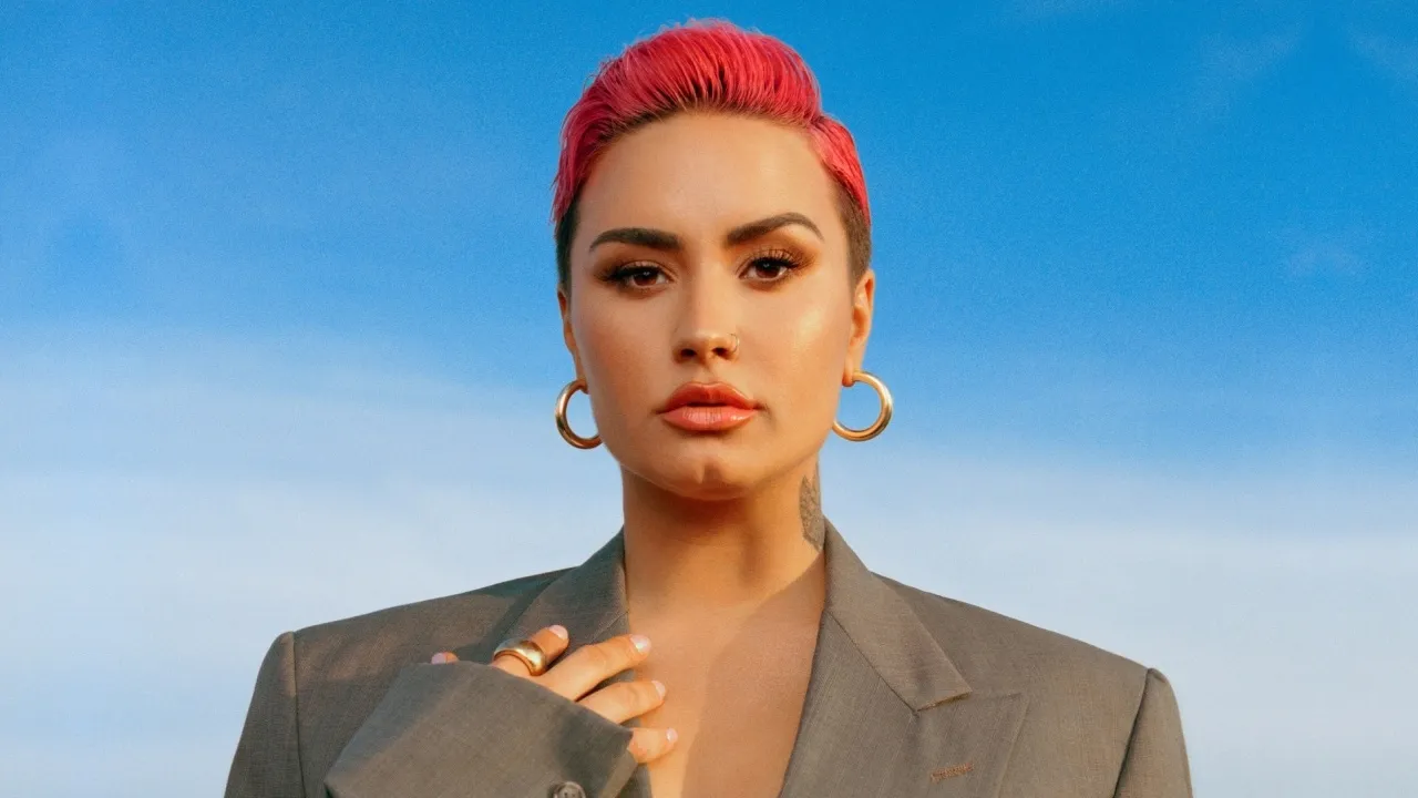 Demi Lovato declares self as "non-binary", changes pronouns to "they/them"