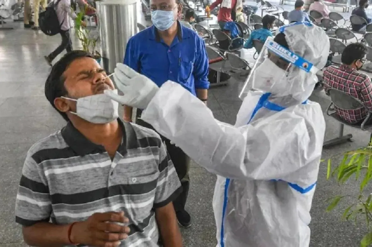 Covid: India reports 8,318 fresh cases, 465 deaths