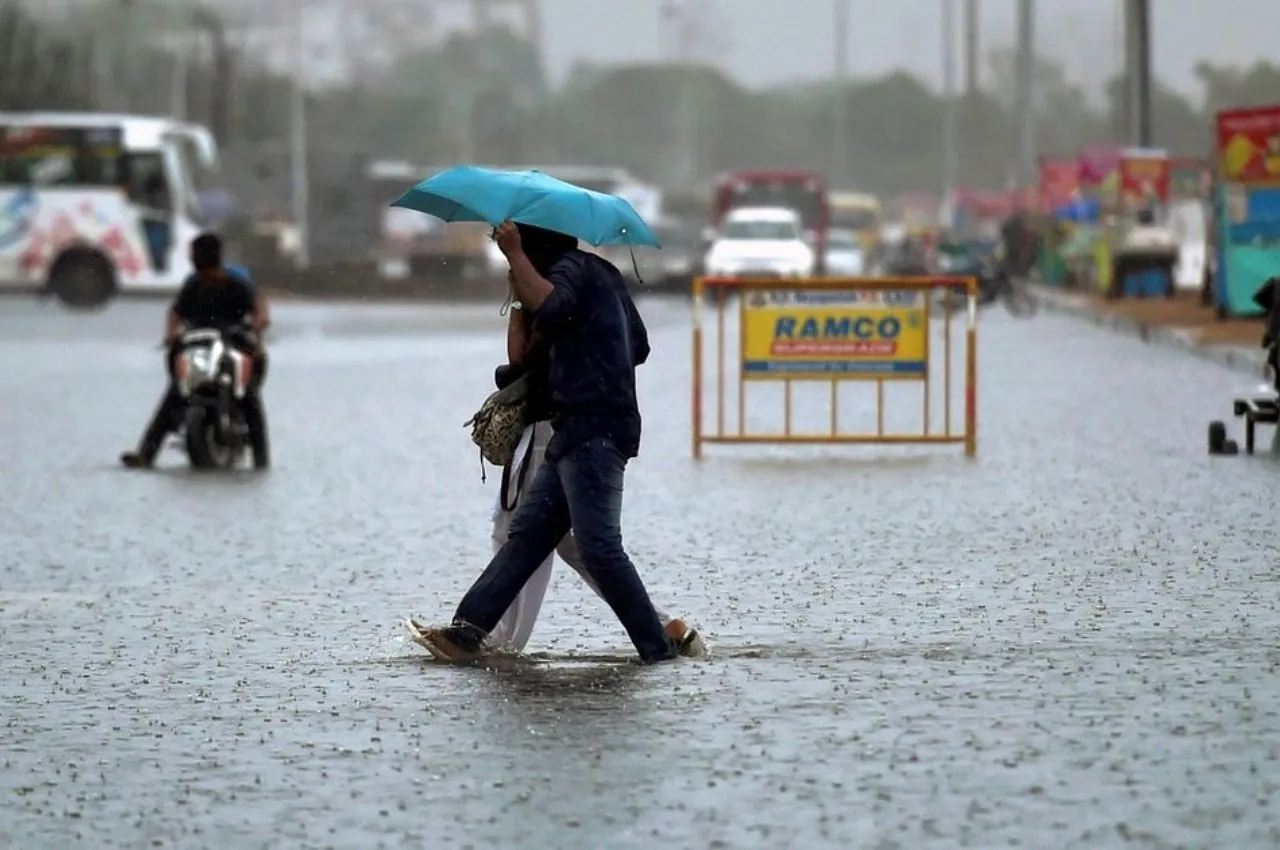 Heavy rainfall, waterlogging reported as heavy rainfall lashes Tamil Nadu
