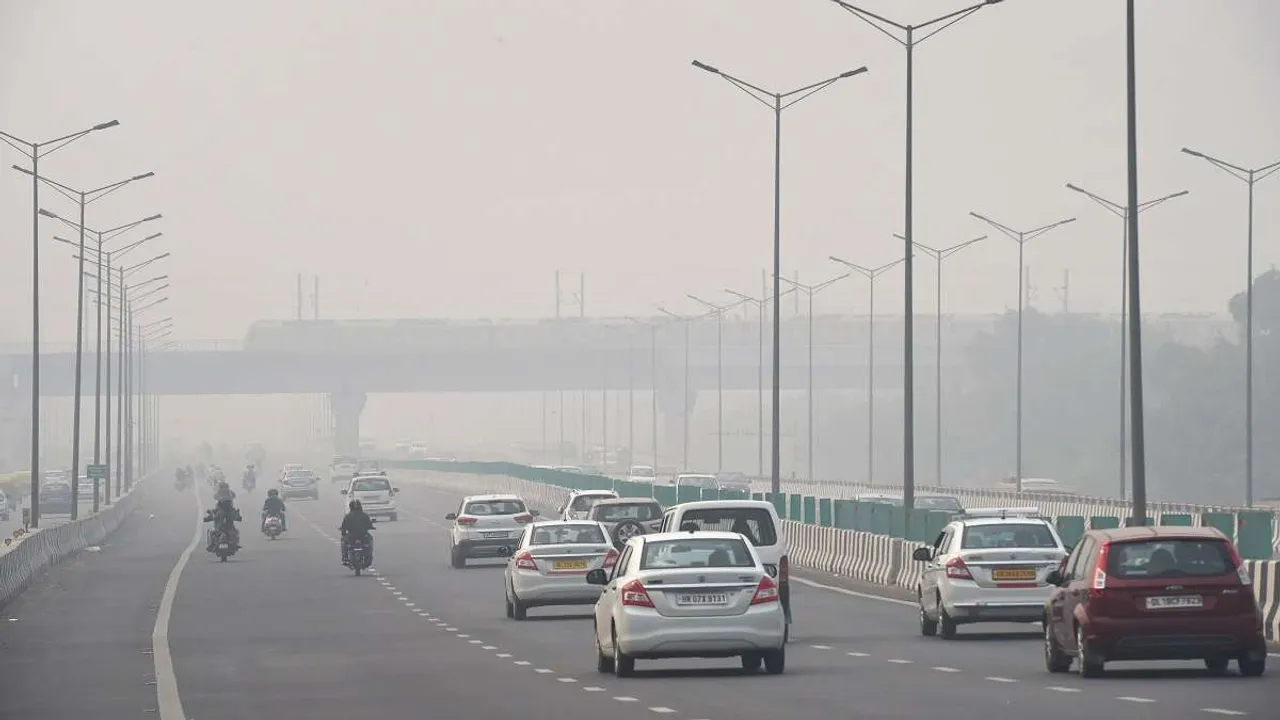 Delhi's AQI sees slight improvement