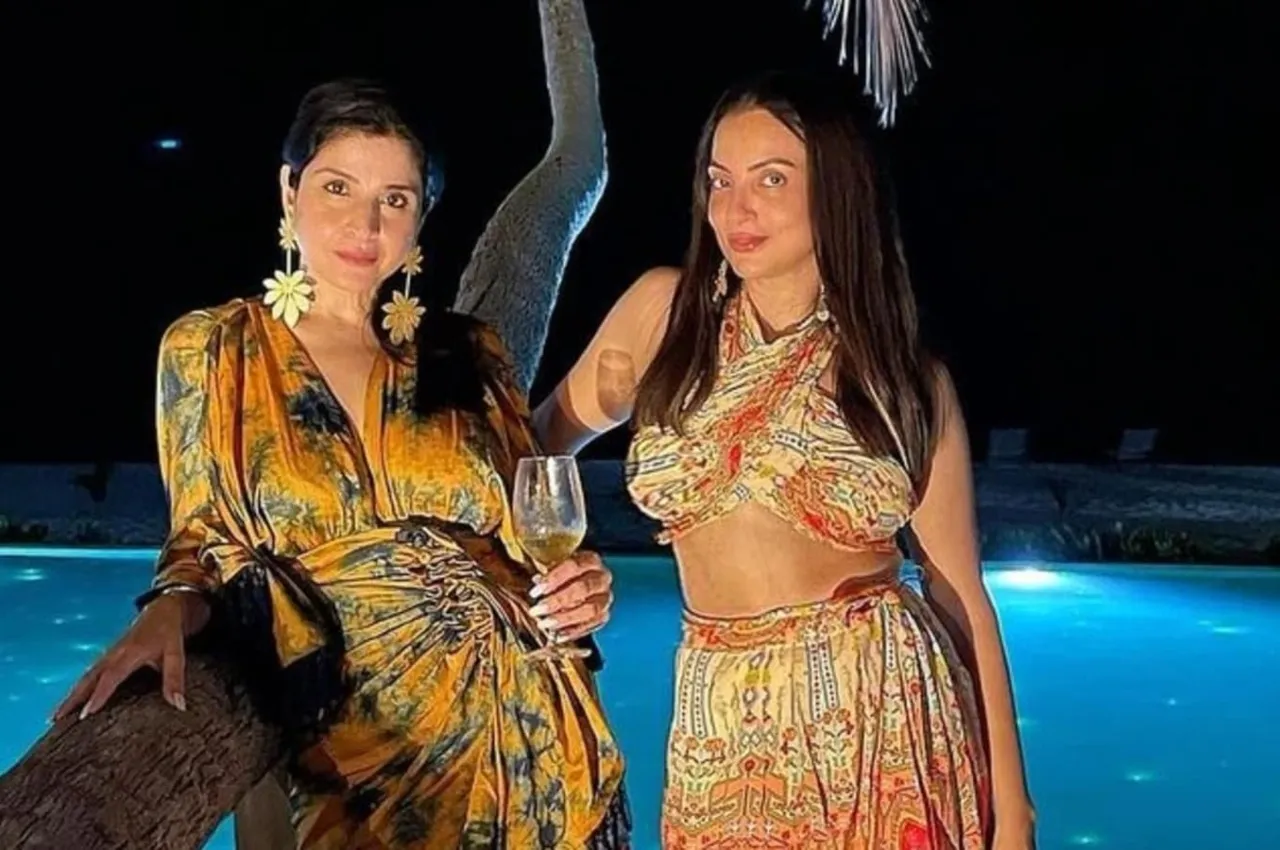 Seema Khan, Maheep Kapoor test positive for Covid-19