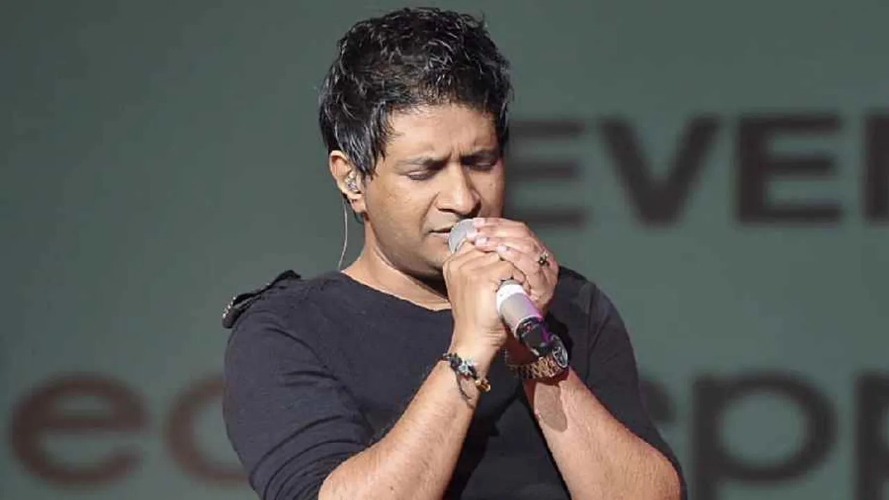 Javed Akhtar, Shreya Ghoshal, Alka Yagnik and others pay final tributes to KK at his home
