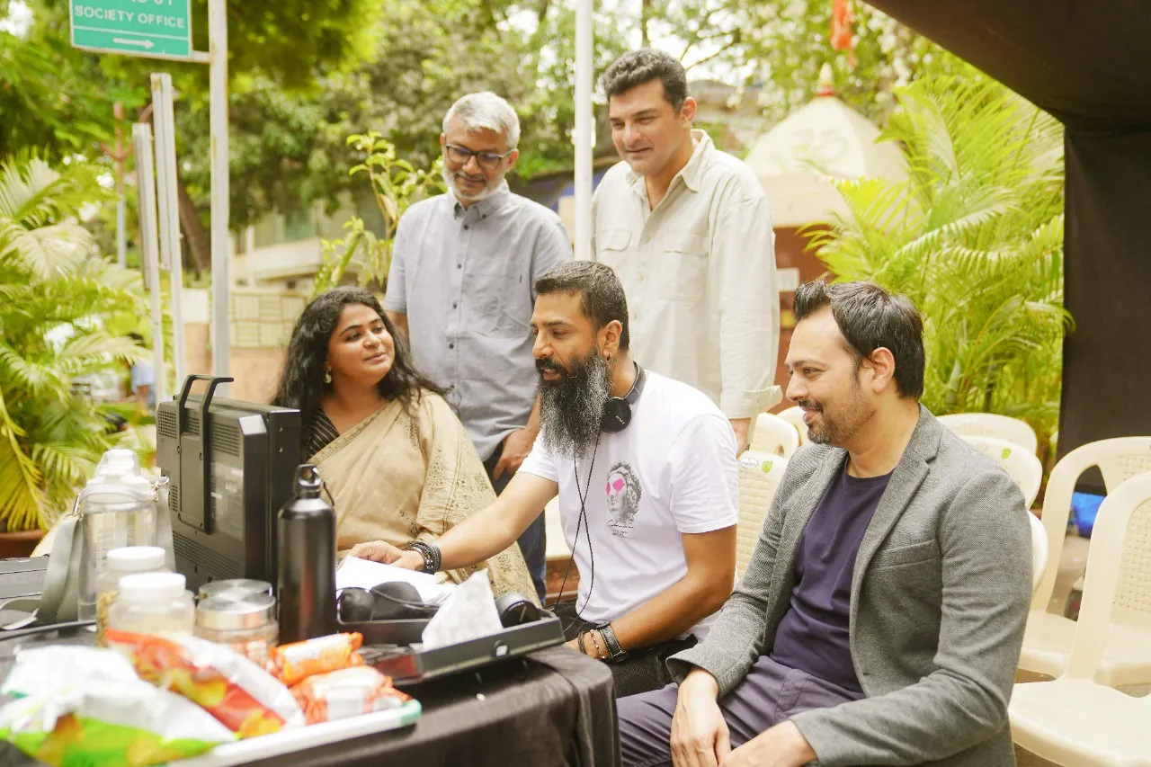 Bas Karo Aunty: Nitesh Tiwary, Ashwini Iyer Tiwary announce new film