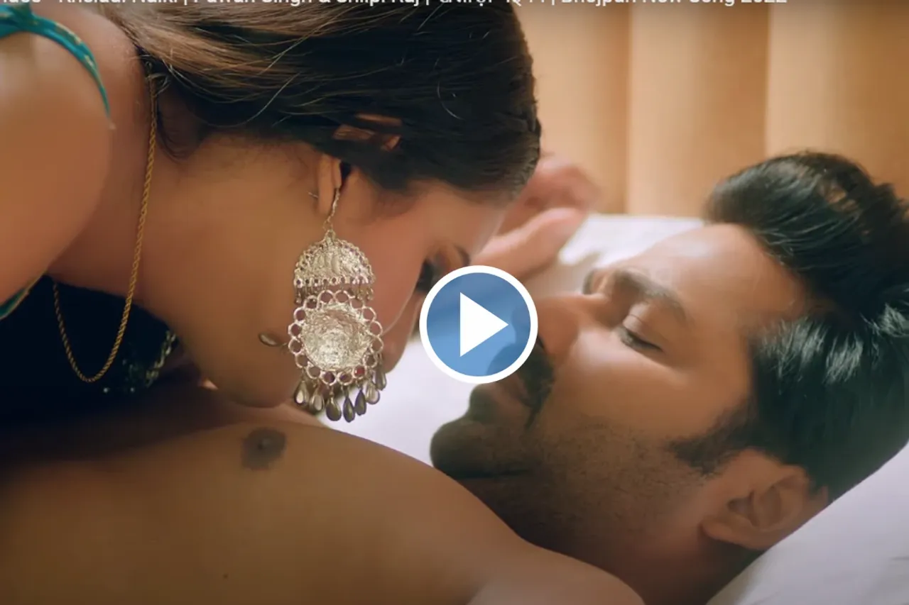 Kheladi Naiki Song