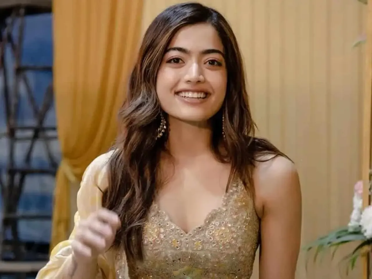 'Srivalli' Rashmika Mandanna is all things happy as she hogs on Delhi food!