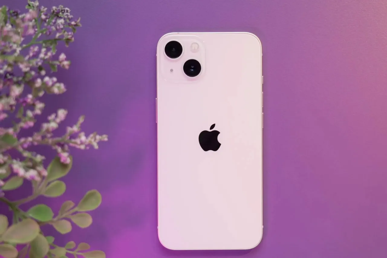 iPhone 13