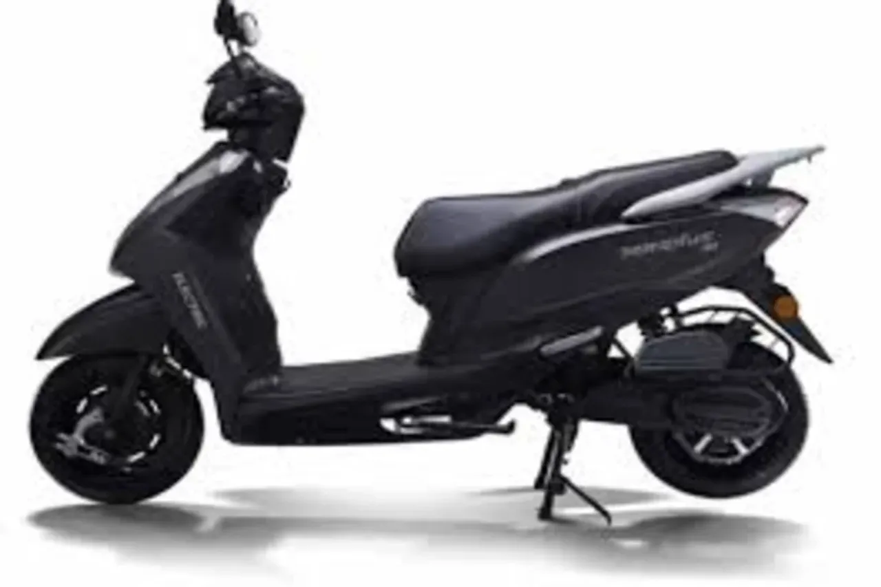 Ampere Magnus EX EV Scooty