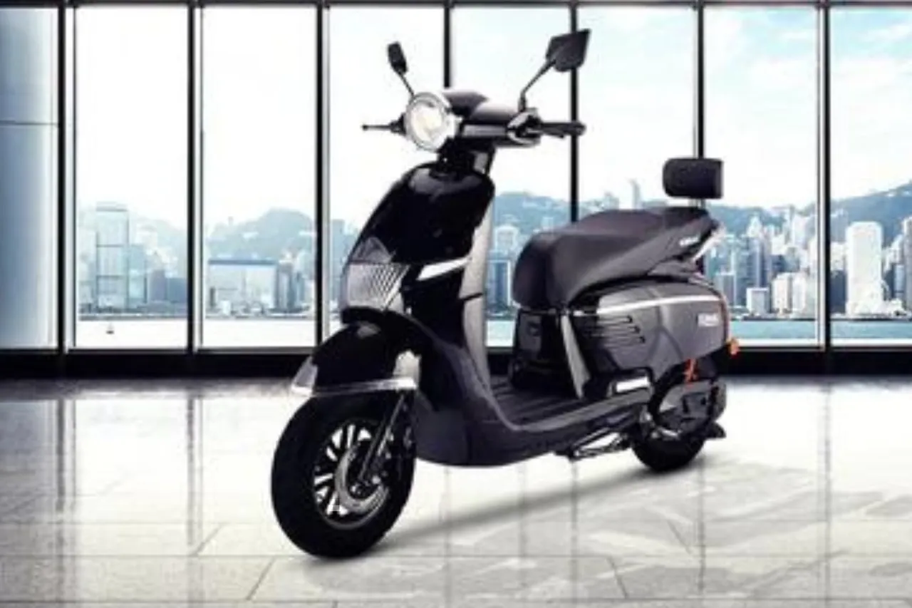 Komaki Flora electric scooter