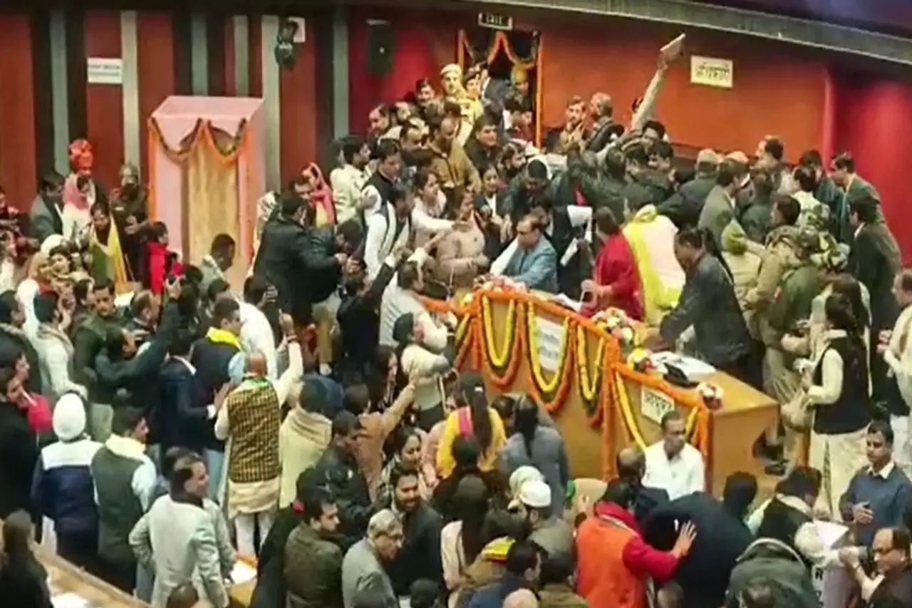 Delhi MCD Election: Ruckus at MCD house; BJP, AAP member sustain injuries