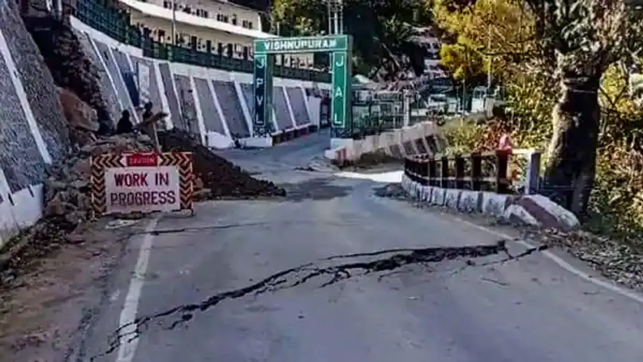 Joshimath cracks