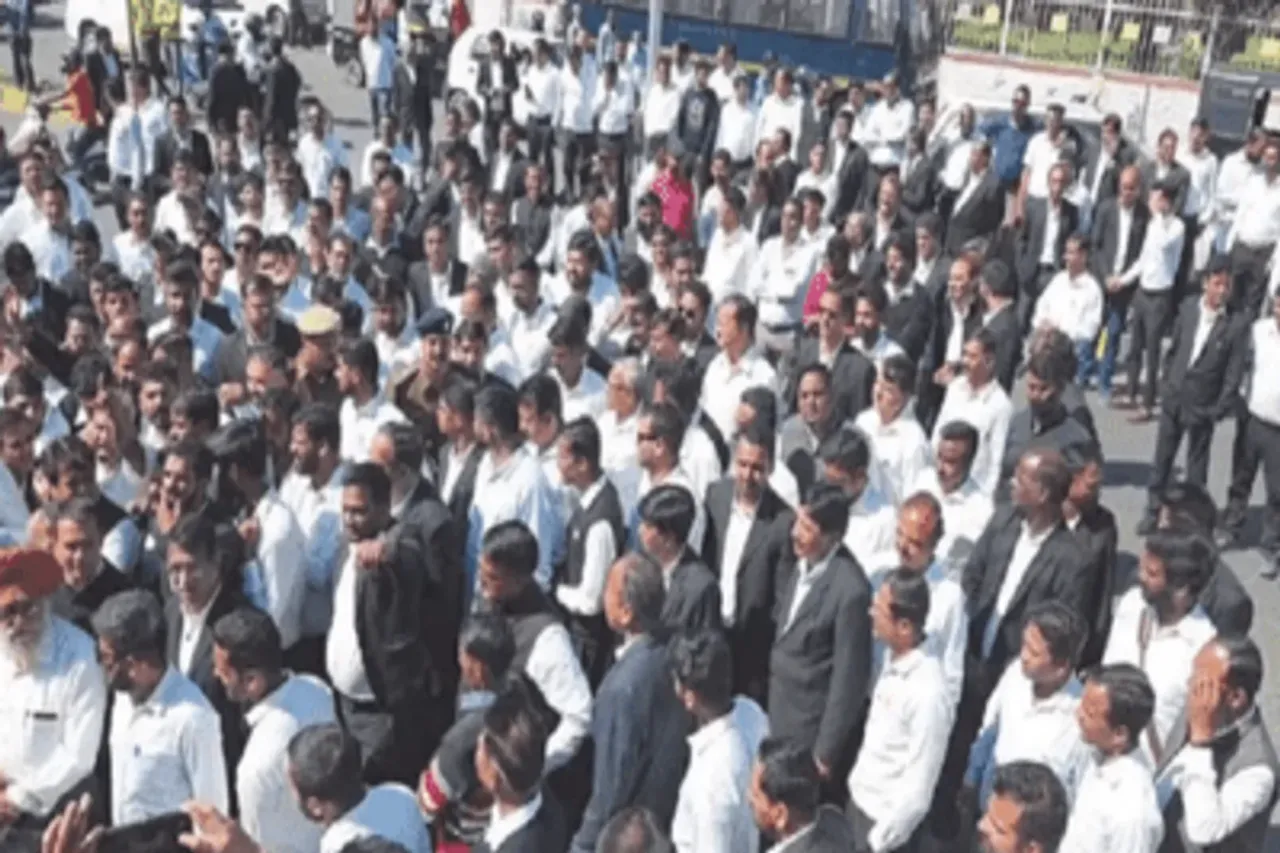 Lawyer protest