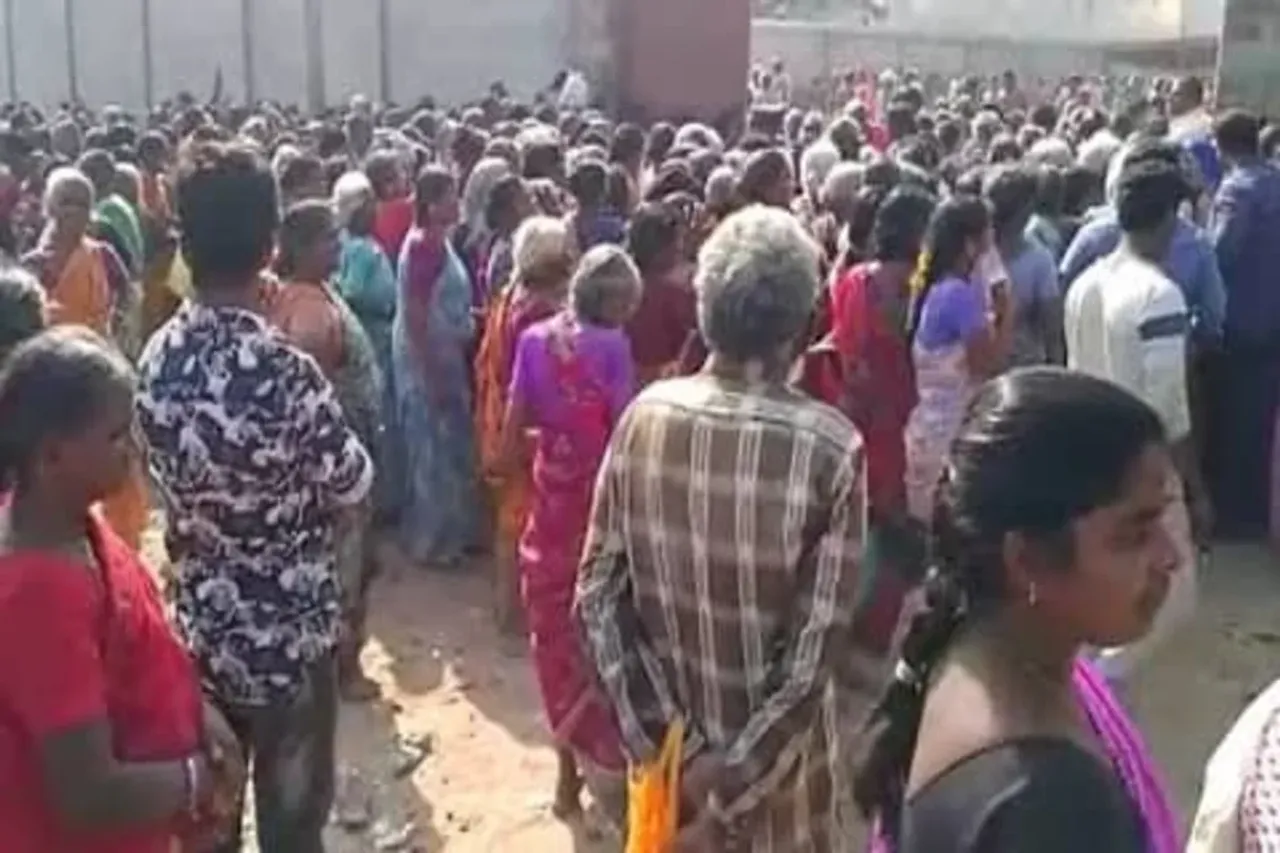Tamil Nadu saree distribution