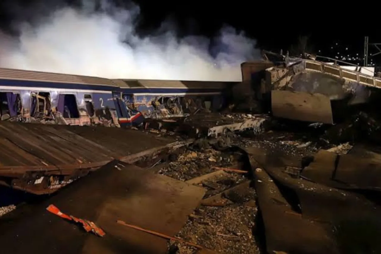 Trains collide head-on in Greece