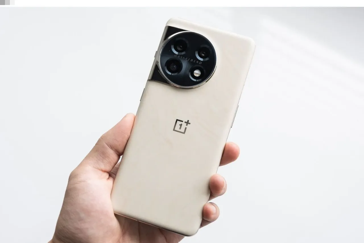OnePlus 11 Jupiter Rock