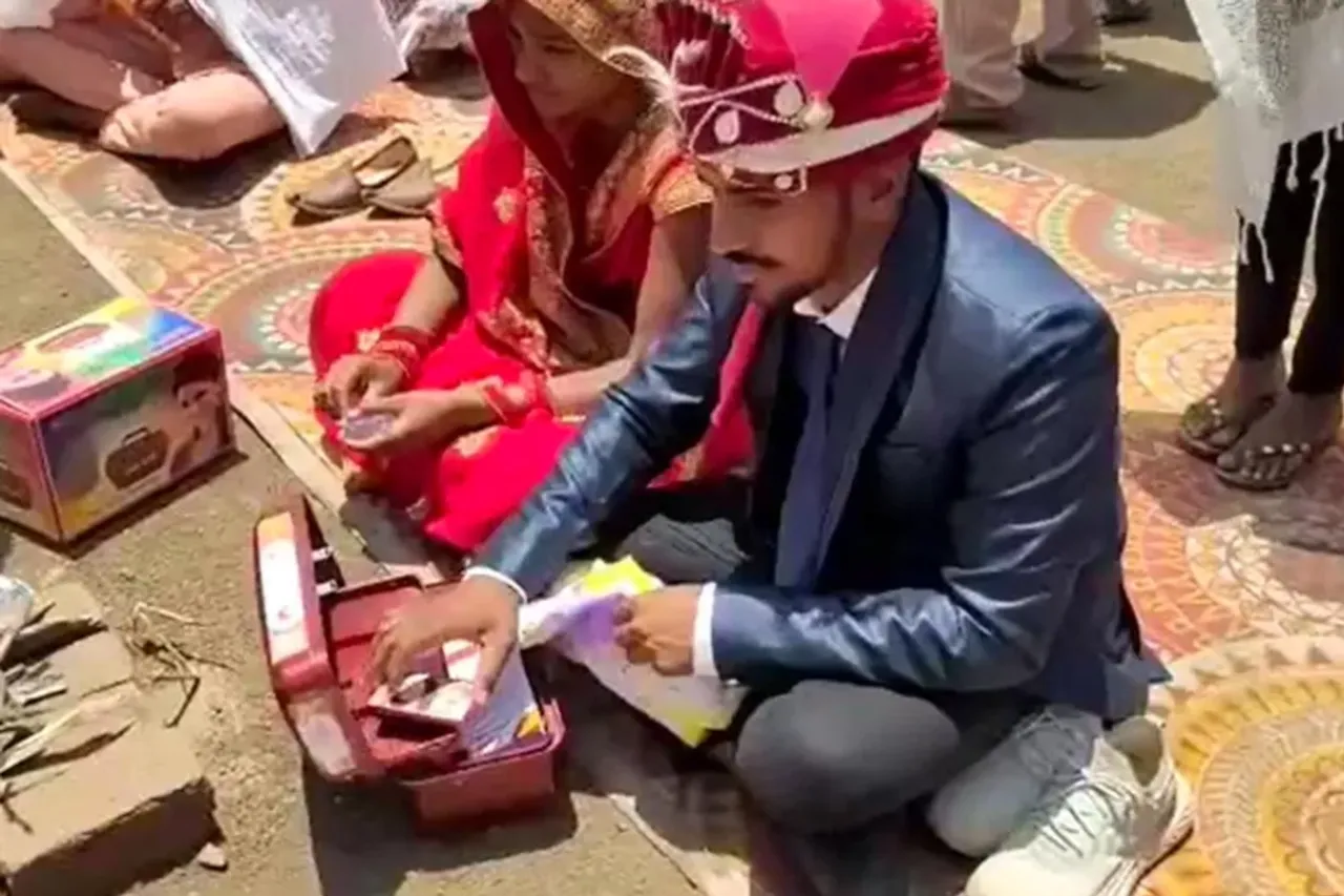 Condoms in wedding kits