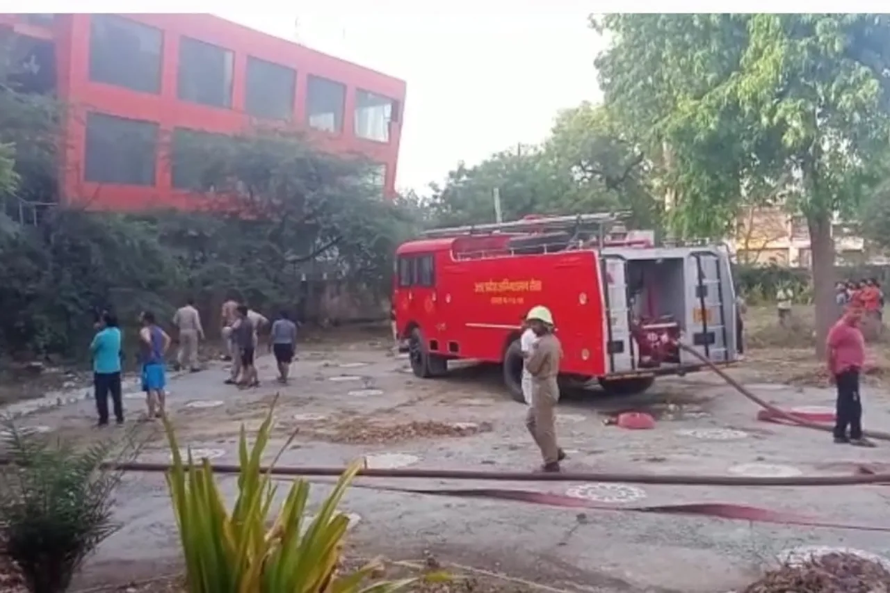 fire in Agra mall