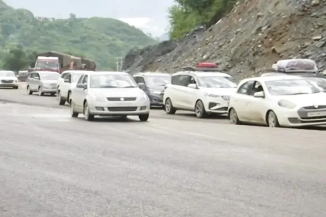 Chandigarh-Manali Highway reopens after 24 hours