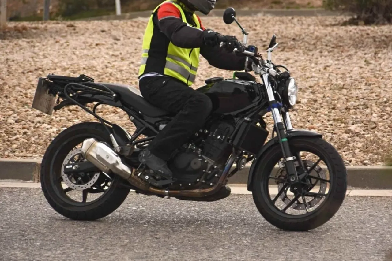Royal Enfield Roadster 450