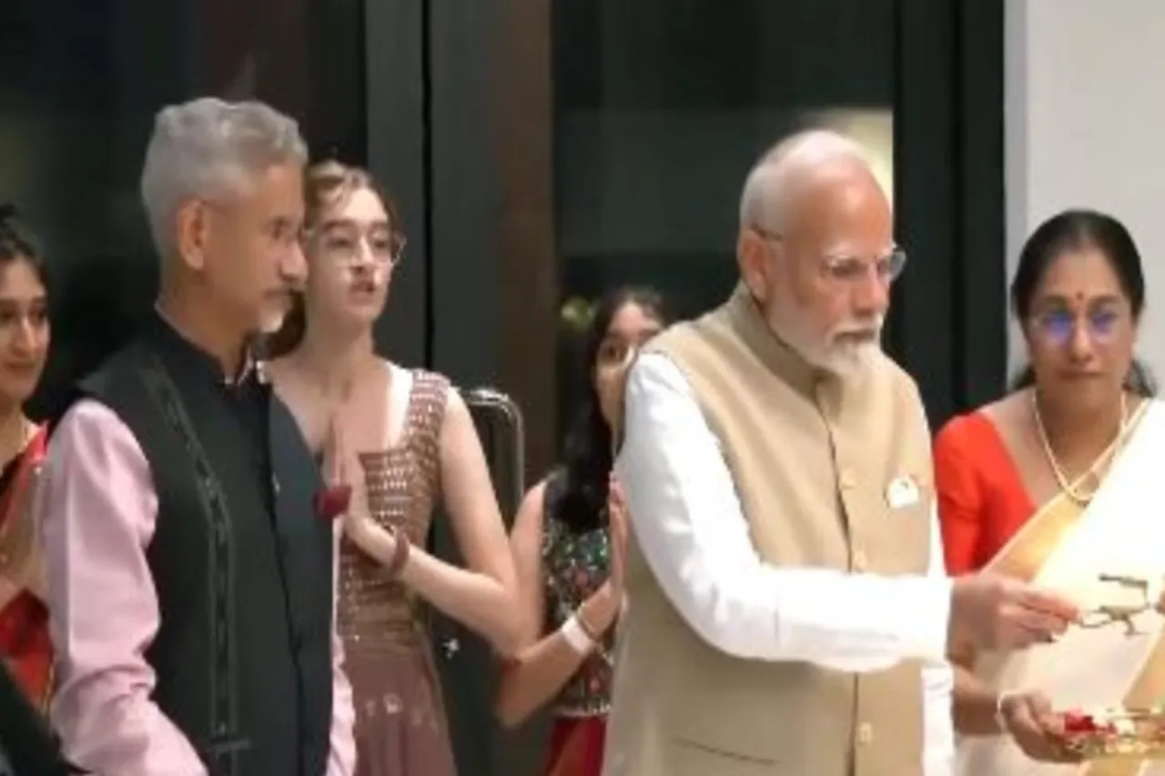 PM Modi Brunei & Singapore Visit