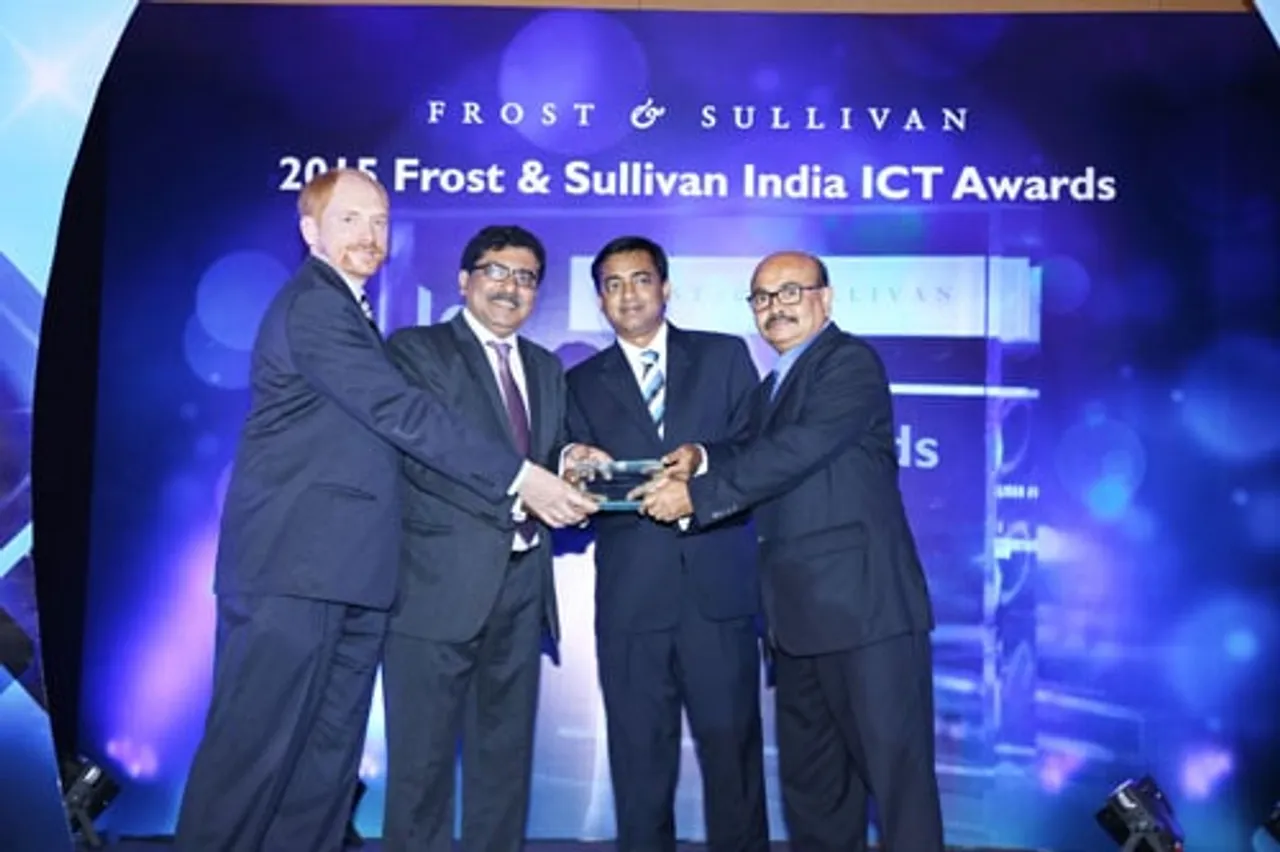 HCLI recieves IT Service Provider of the Year award resized