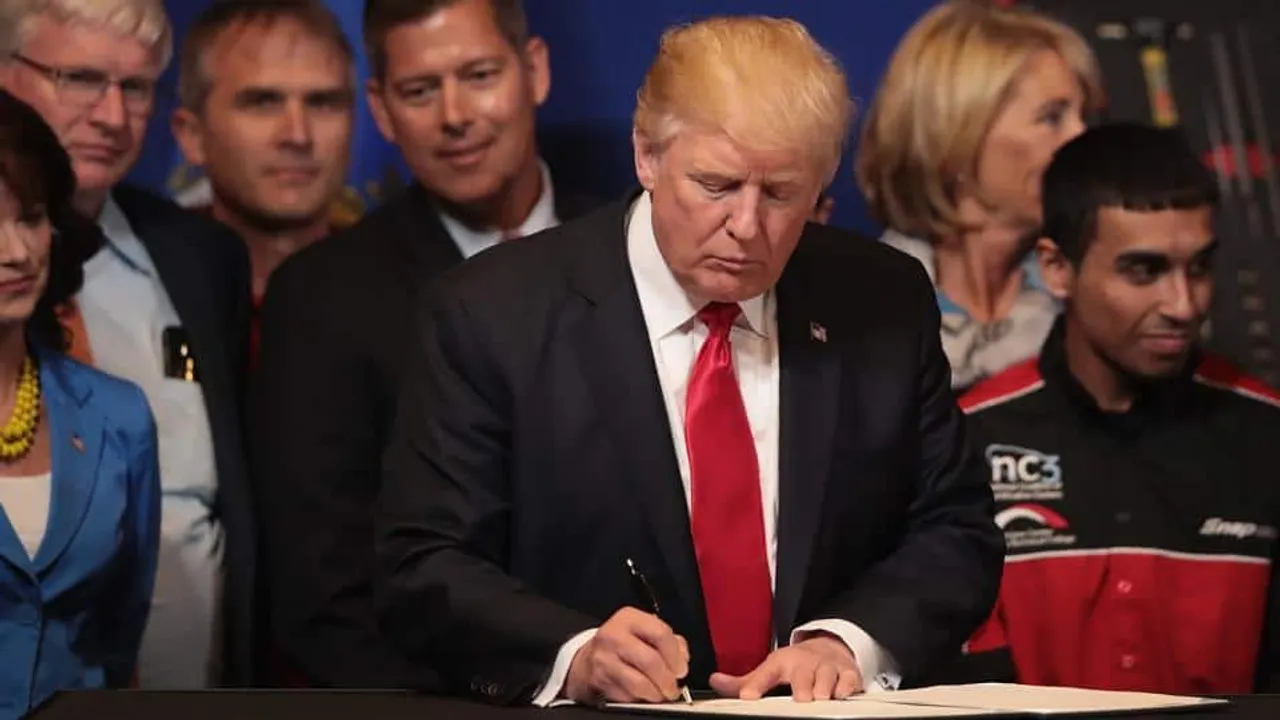 president trump visits snap kenosha tools wisconsin cfb c f e a ca