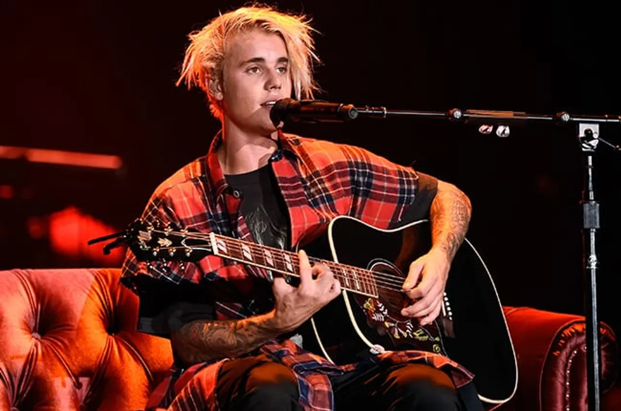 justin bieber purpose tour KeyArena guitar billboard
