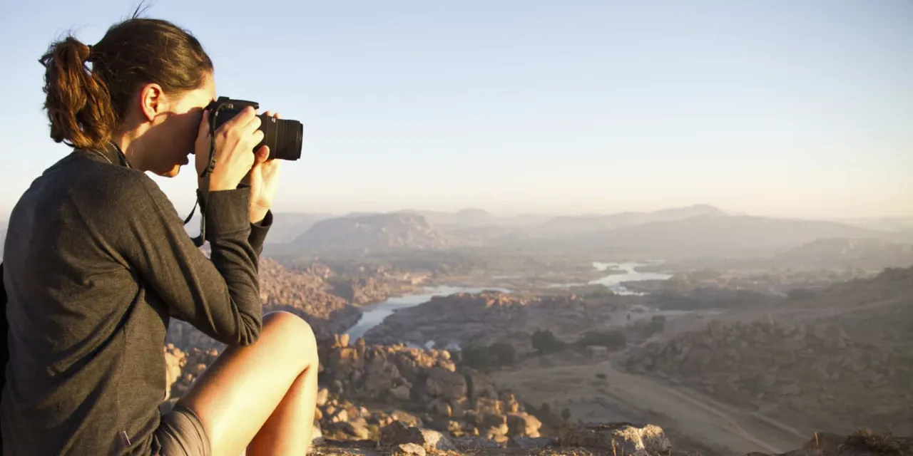 o SOLO TRAVEL WOMAN INDIA facebook