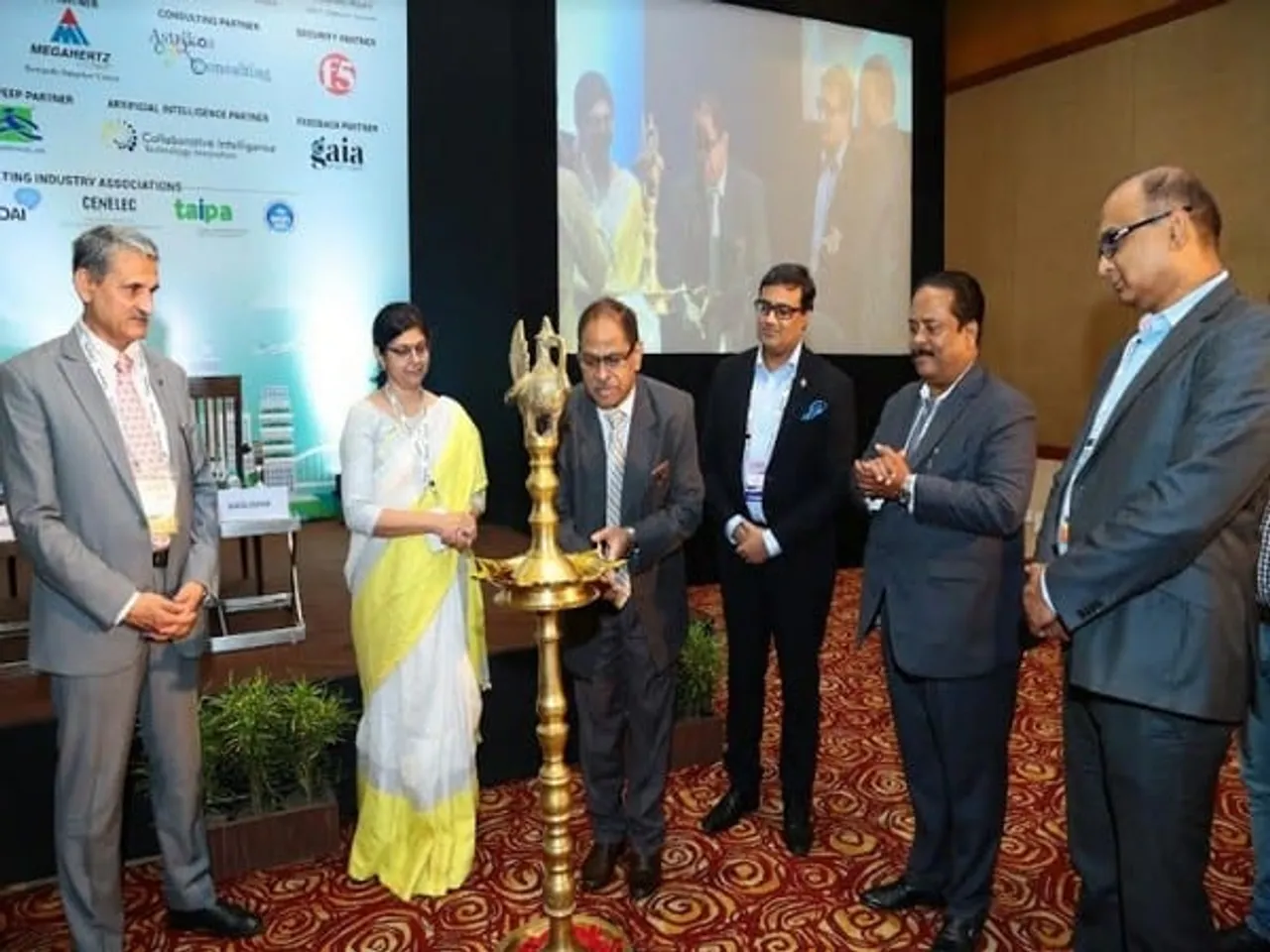 100 Smart Cities