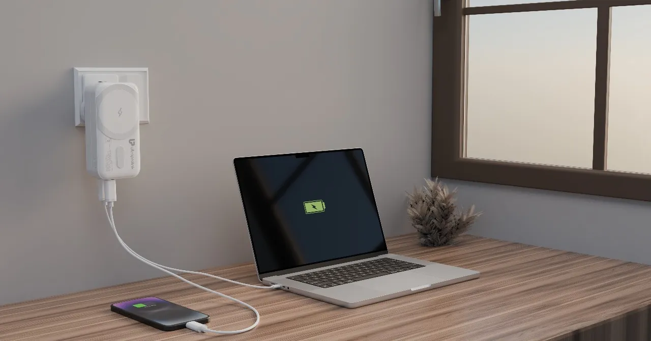 UltraProlink Boost Blade DUO brings 67W fast charging and 5000mAh wireless power