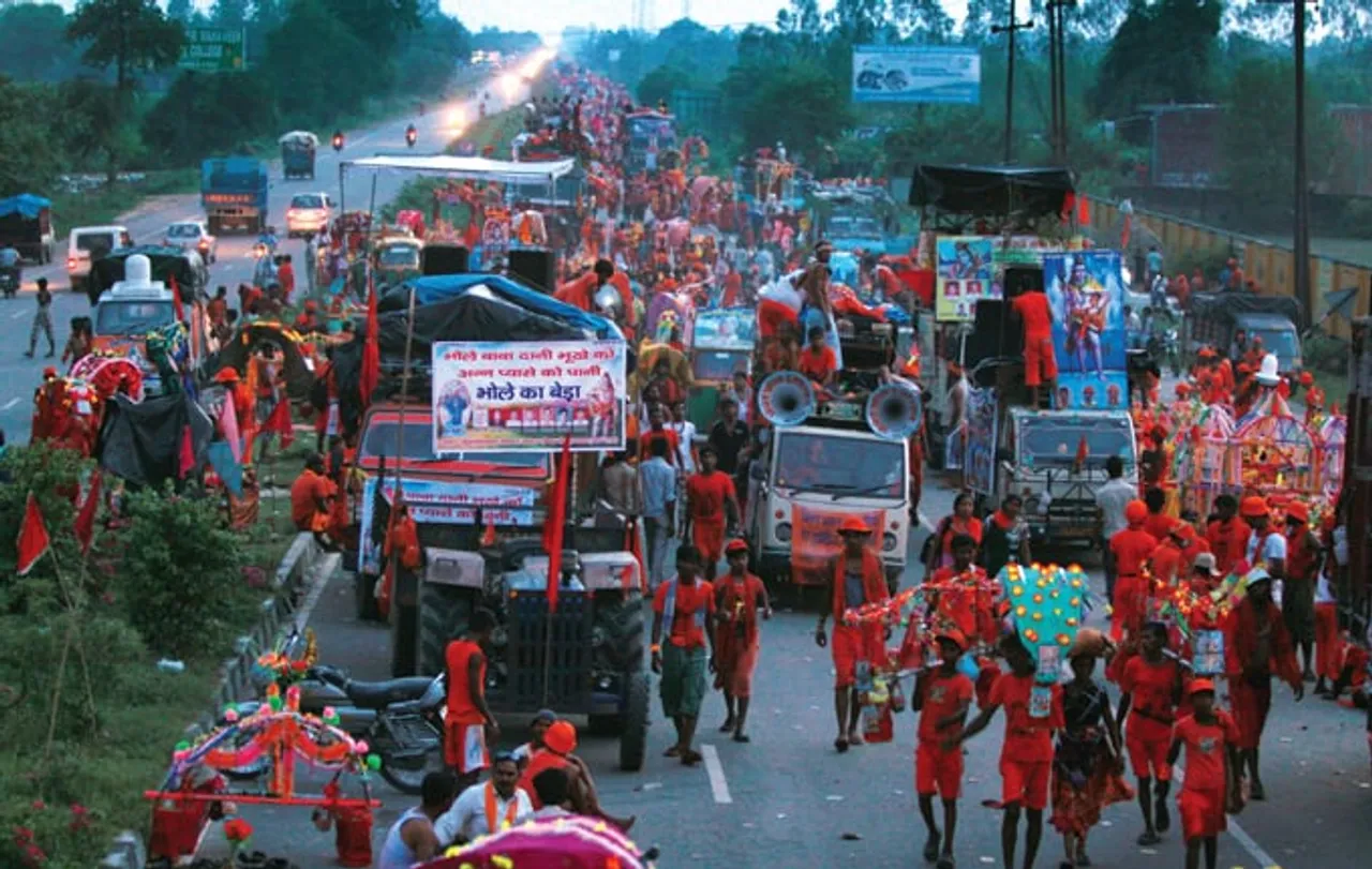 Shiva devotees snatches smiles off IT traders in Uttaranchal