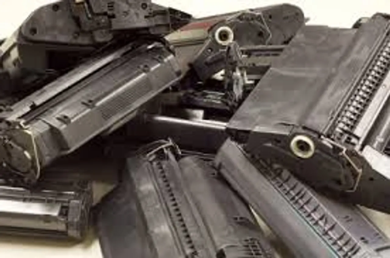 Police Raid Epson Dealer Manufacturing Fake Products In Mumbai