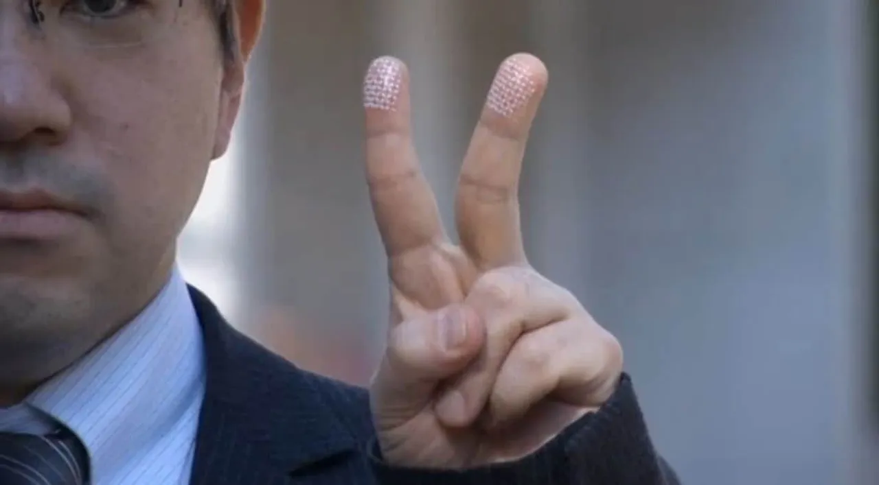 ‘Peace’ photos are putting your fingerprint data at risk