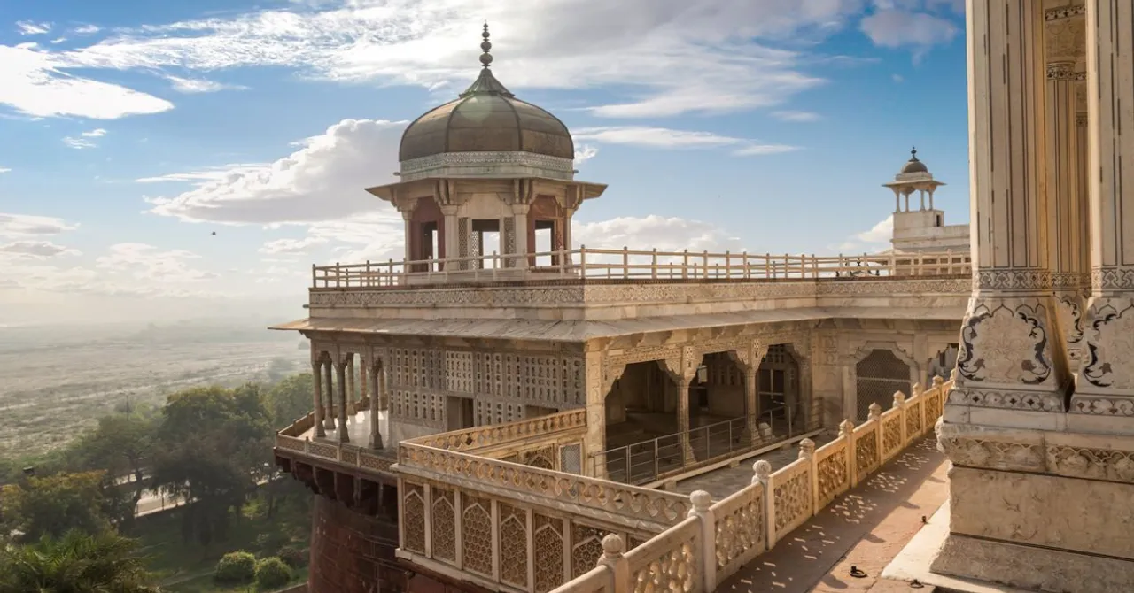 romantic budget trip to Agra