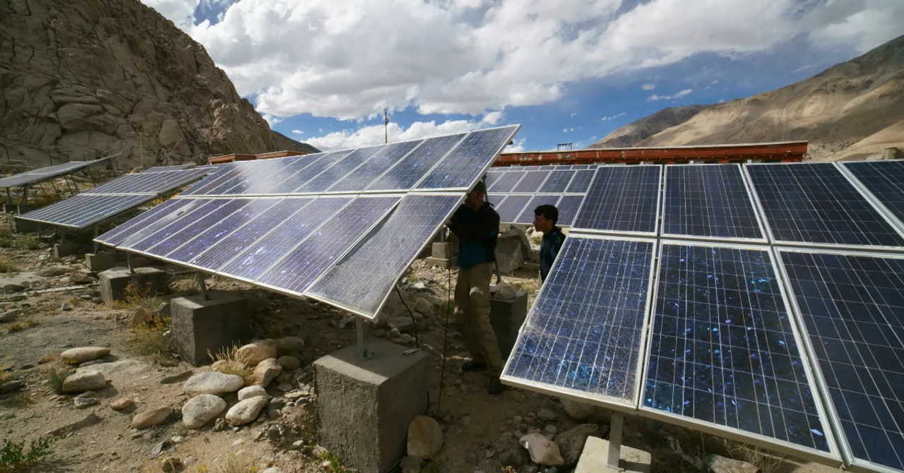 Winter fog and pollution in Delhi can cut solar output by up to 50%, while clear skies keep Ladakh’s panels efficient.