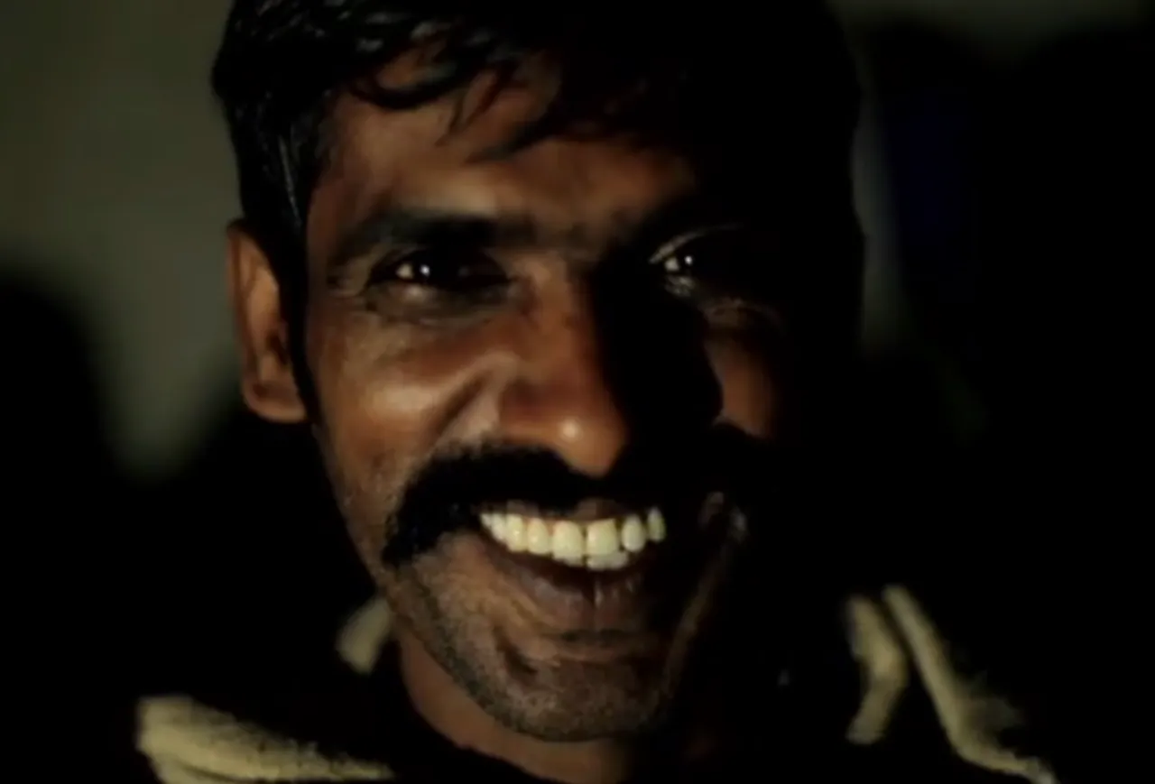 This Bank Manager Made Beggars In Delhi Open Bank Accounts. And Changed Lives Of Villagers In Tamil Nadu.