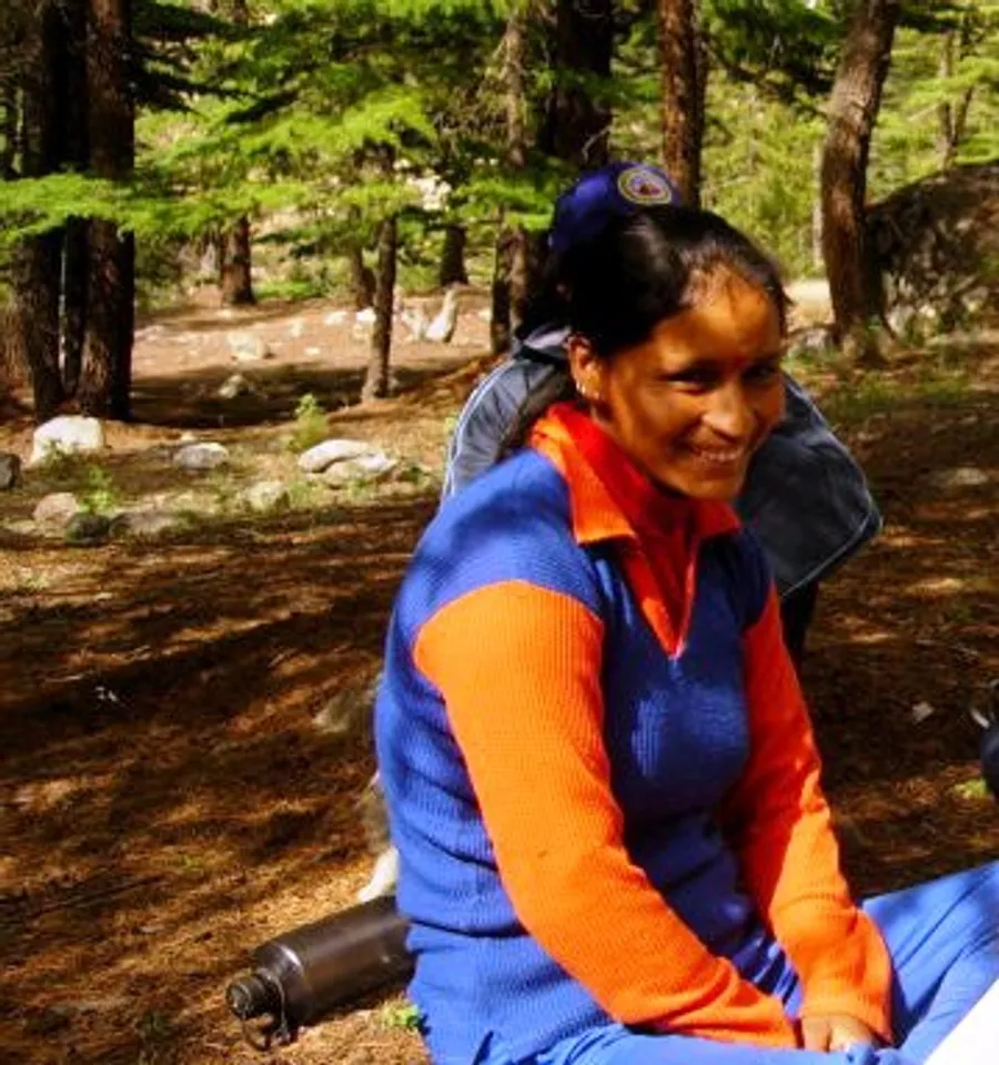 Seeing Her Own House Getting Washed Away Did Not Stop This Young Girl From Saving A 1000 Lives!