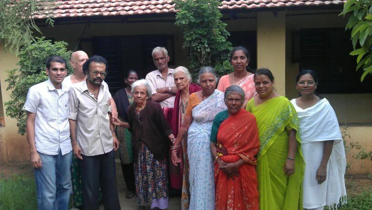 This Young Team Is Spreading Hope And Love In The Lives Of Those Who Need It The Most