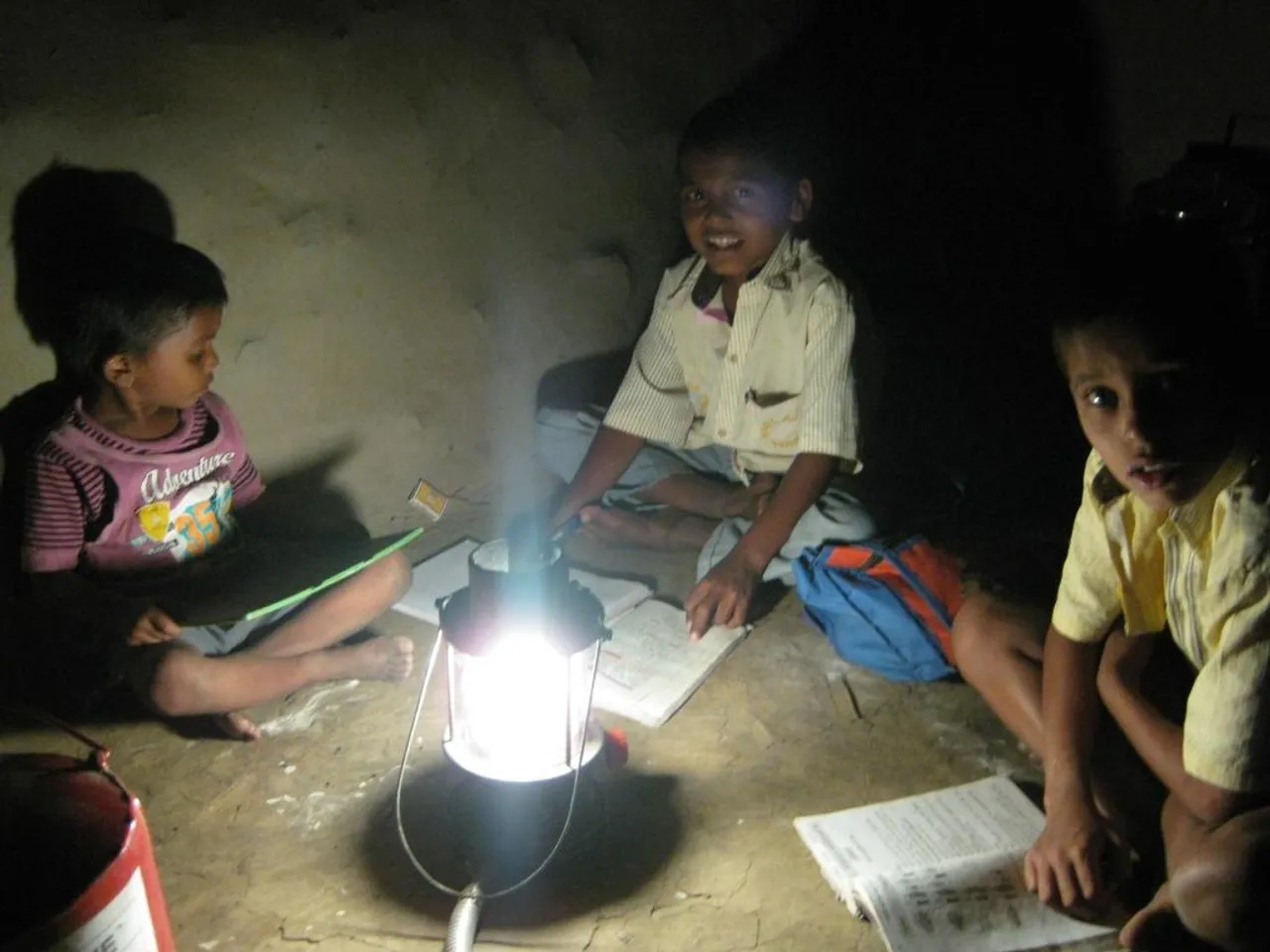 A Lamp Which Is Also A Stove Is Solving Two Of Rural India's Biggest Problems In One Go