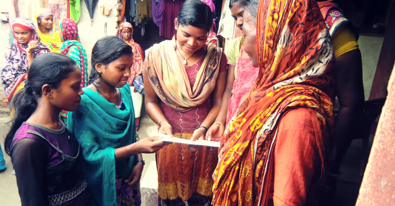 Muslim Girls As Young As 14 Are Giving Family Planning Lessons In Their Village In Bihar