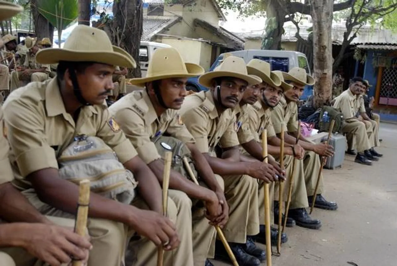 QUICK BYTES: Bangalore Police turns to Whatsapp to Improve Patrolling