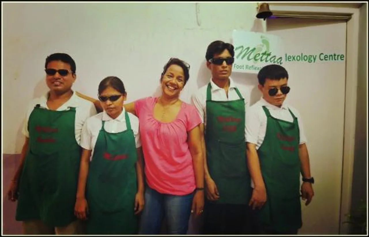 Once Discriminated Against and Unemployed, These Visually Impaired Masseurs are the Talk of Mumbai Now