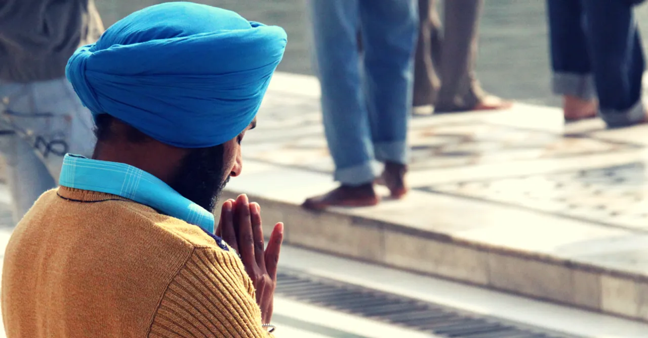 How 2 Sikh Men Used Their Turbans to Save a Group of Ganesha Devotees from Drowning