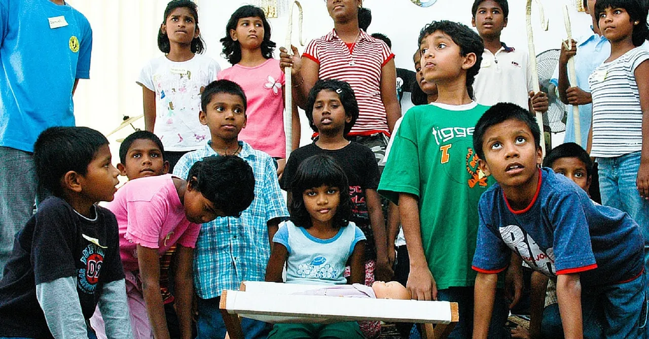 How Pandal Committees & the Police Came Together to Donate Ganesha Festival Money to 6 Orphanages