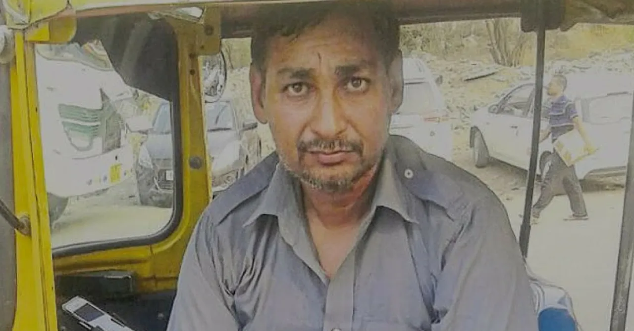 VIDEO: This Auto Driver in Delhi Is Helping Lost Children Find Their Way Home