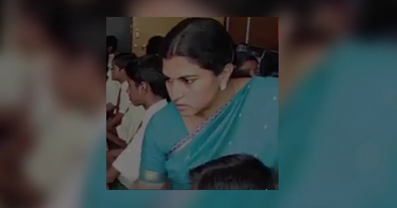 VIDEO: Mumbai Professor Uses Her Summer Break to Teach Computer Basics to the Needy